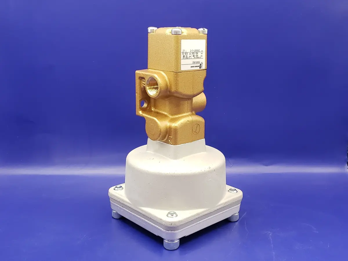90Ar1082: Control Valve (Two Way) 1/4 Size 1
