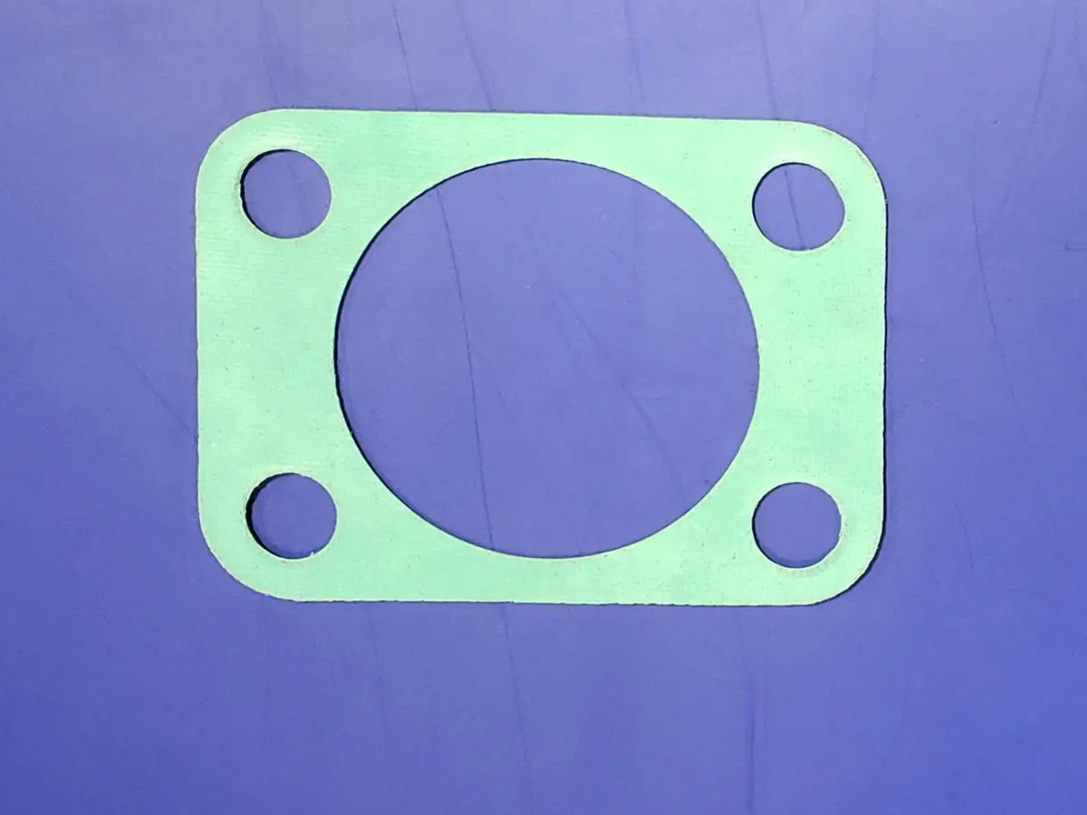25Bc32: Gasket Oblong  4-9/16 H On 2 X 3 1
