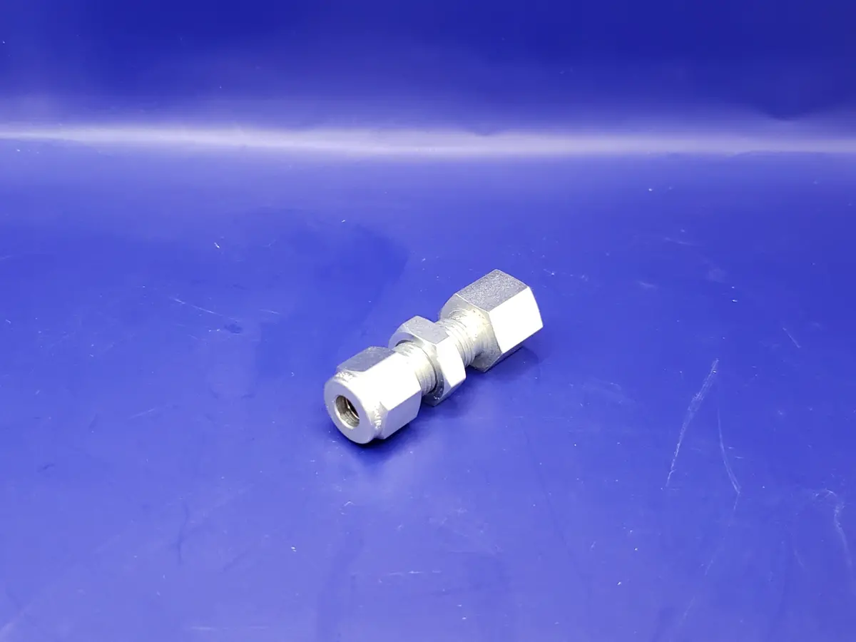 86N218: Connector  Female Bulkhead 1/4T X 1/8Fpt 1