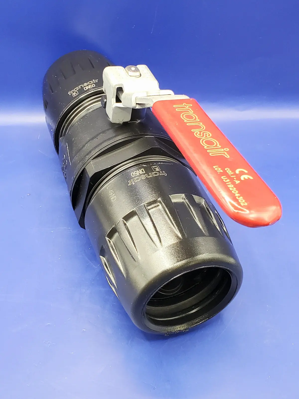 4092 50 00: 2" (50Mm) Lockable Double Female Ball Valve 1