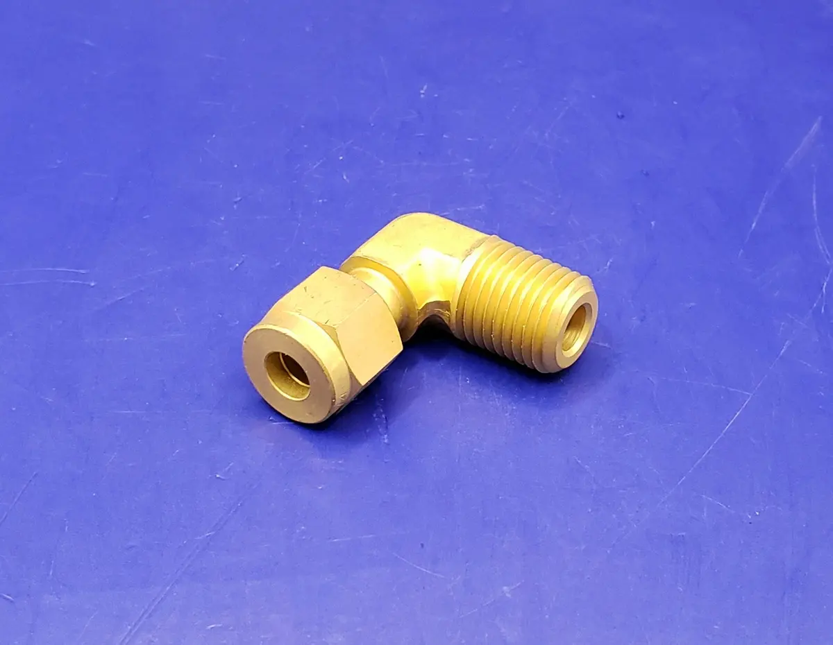 86E220: Tube Fitting 1/4T X 1/4Npt Brass (Elbow) 1