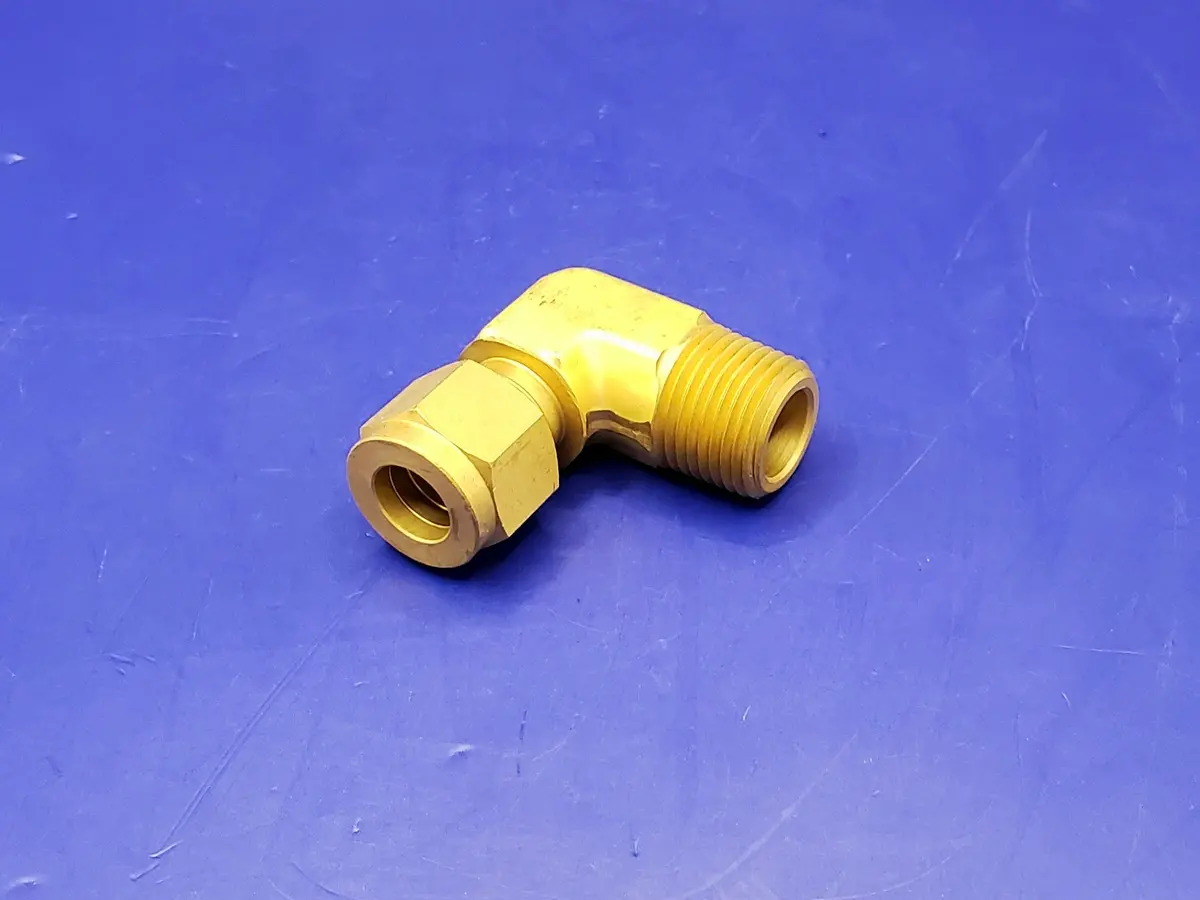 86E223: Fitting-Tube 3/8T X 3/8Npt Brass 1