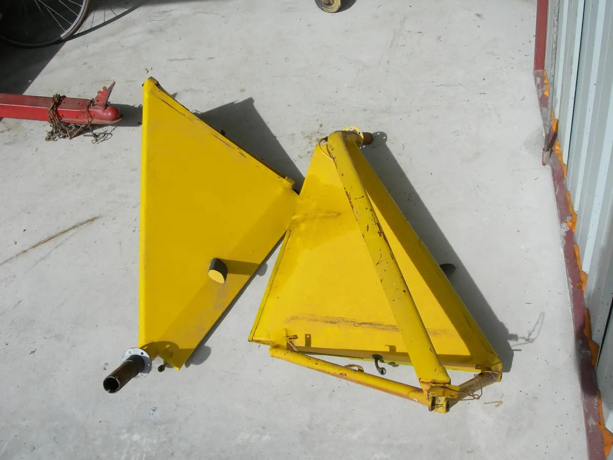 Landing Gear, Main - Piper Pa-22 - Tri-Pacer - Vee Assembly - Right 1