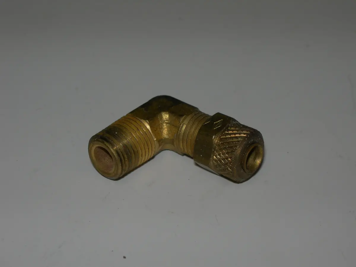 Fitting, Poly-Flo - Brass - 3/16" Tube Od - 1/8" Pipe Thread 1