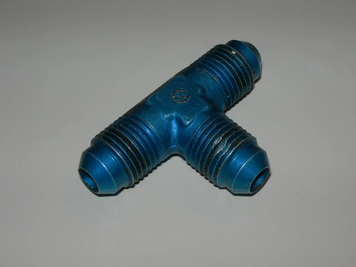 Tee, Flare/Flare/Flare - 5/16" Tube Od 1