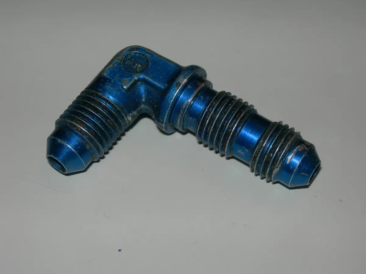 Union, Bulkhead Flare/Flare - 90' - 1/4" Tube Od 1