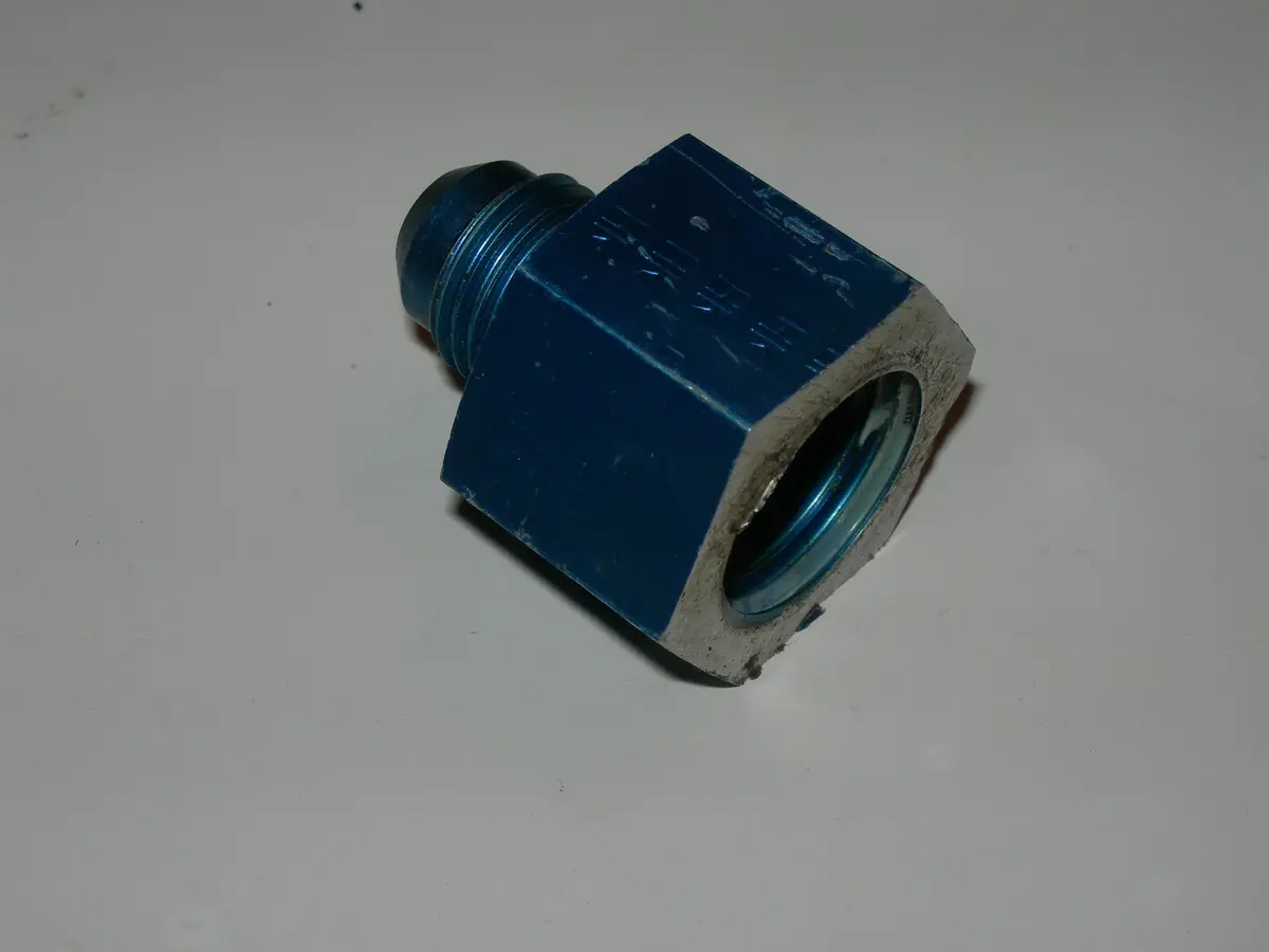 Adapter, Female - Straight To Male 37' - 1/2" Tube Od Internal - 3/8" Tube Od 1