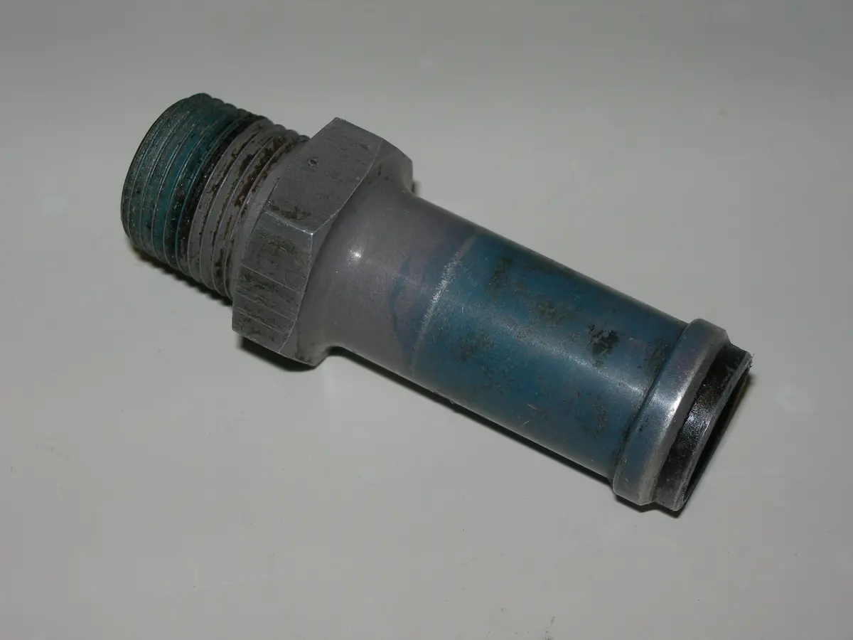 Nipple, Straight - Pipe/Hose - 1/2" Npt - 5/8" Hose Id - 2 37/64" Ol 1