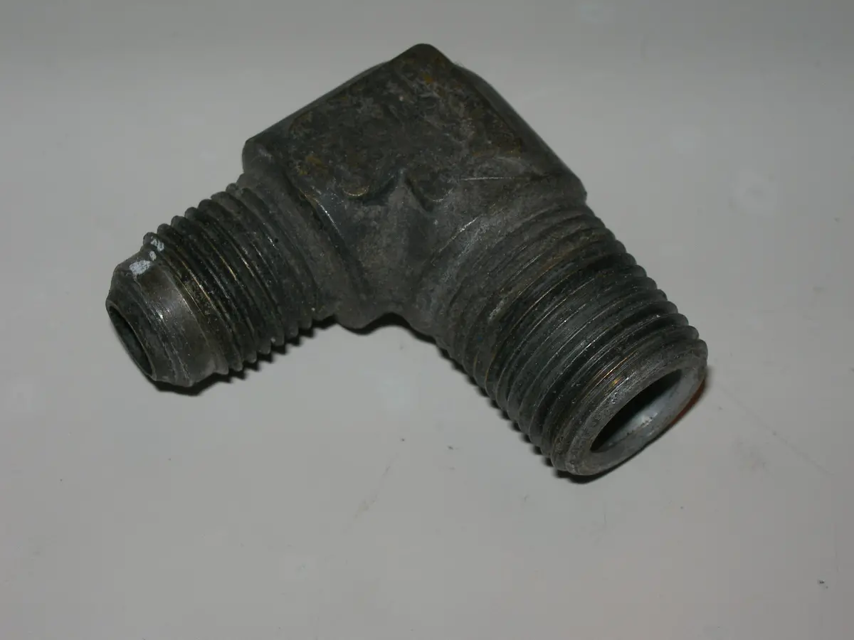 Adapter, Pipe/Flare - 90' - 3/8" Npt - 3/8" Tube Od - Steel 1