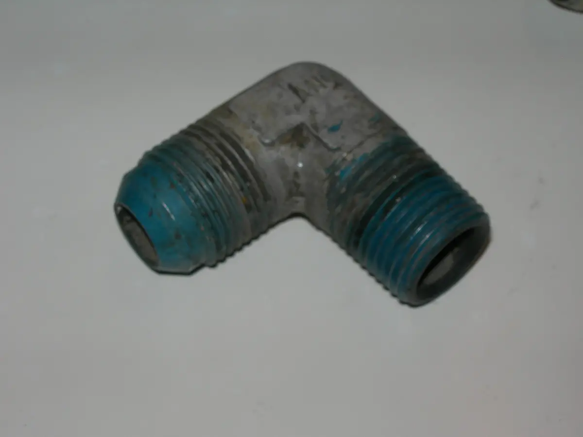 Adapter, Pipe/Flare - 90' - 1/2" Npt - 3/4" Tube Od 1