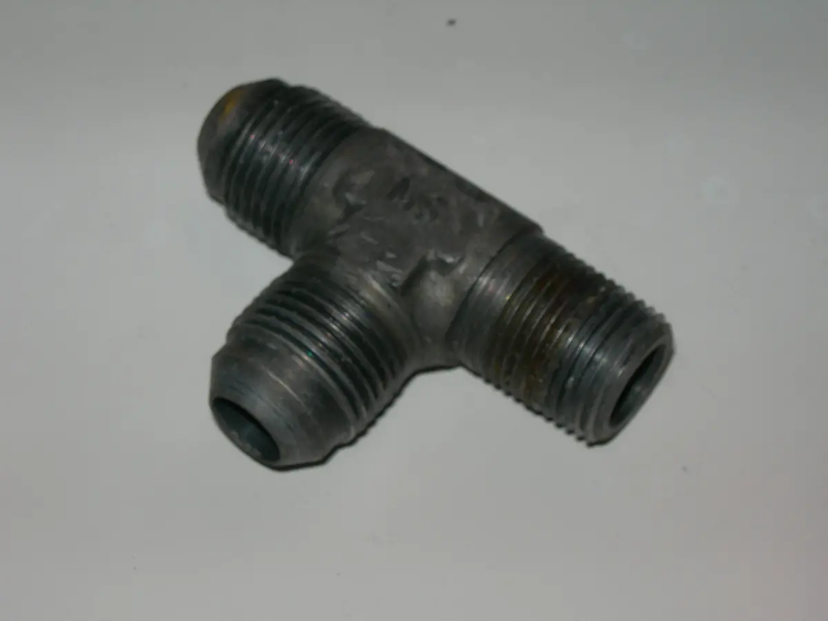 Tee, Pipe On Run/Flare/Flare - 3/8" Npt - 1/2" Tube Od - Steel 1