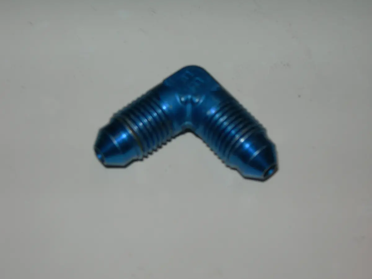 Union, Flare/Flare - 90' - 3/16" Tube Od 1