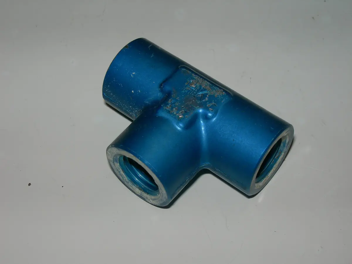 Tee, Npt/Npt/Npt - 1/4" Npt - Female 1
