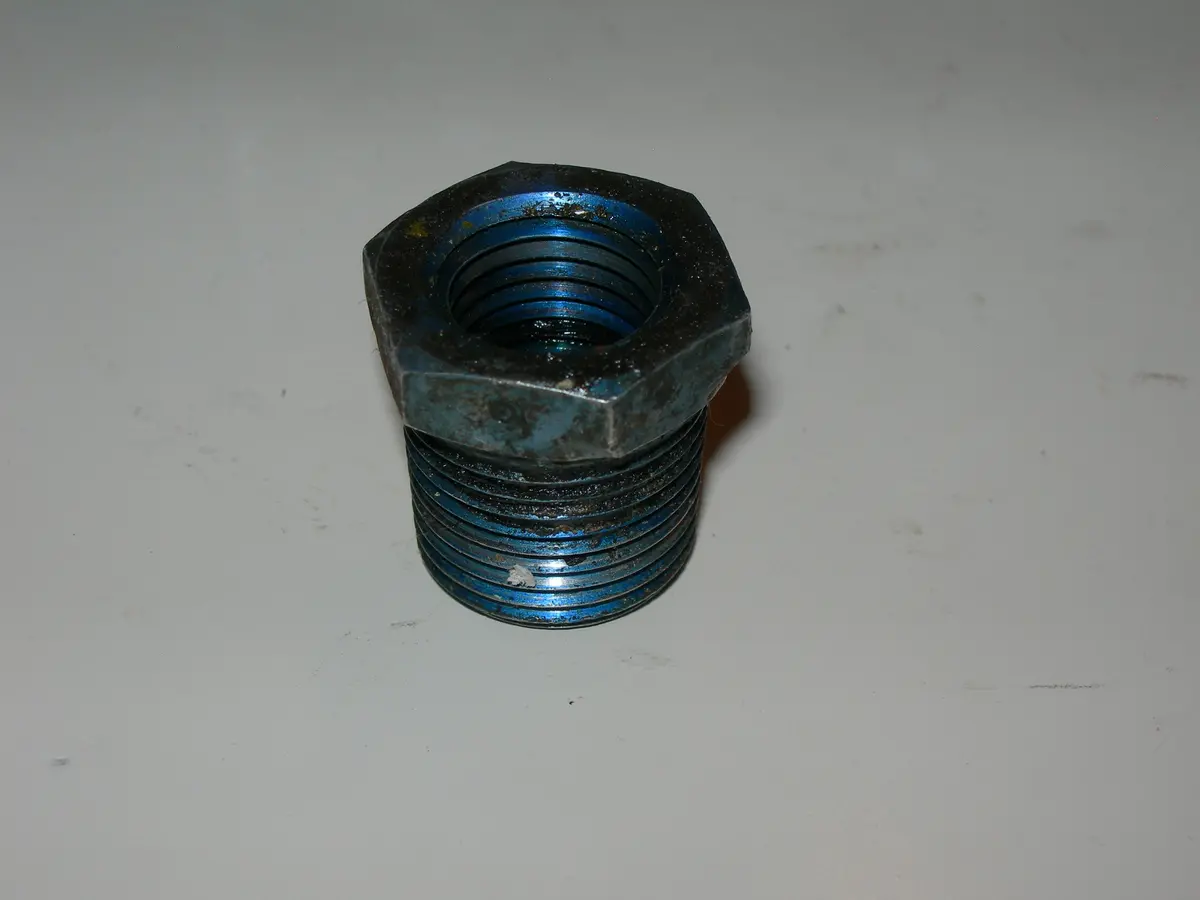 Bushing, Reducer - Pipe/Pipe - 3/8" Npt Male To 1/4" Npt Female 1