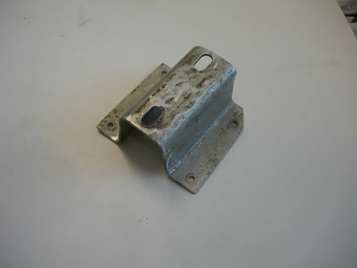 Bracket, Fuel Strainer 1