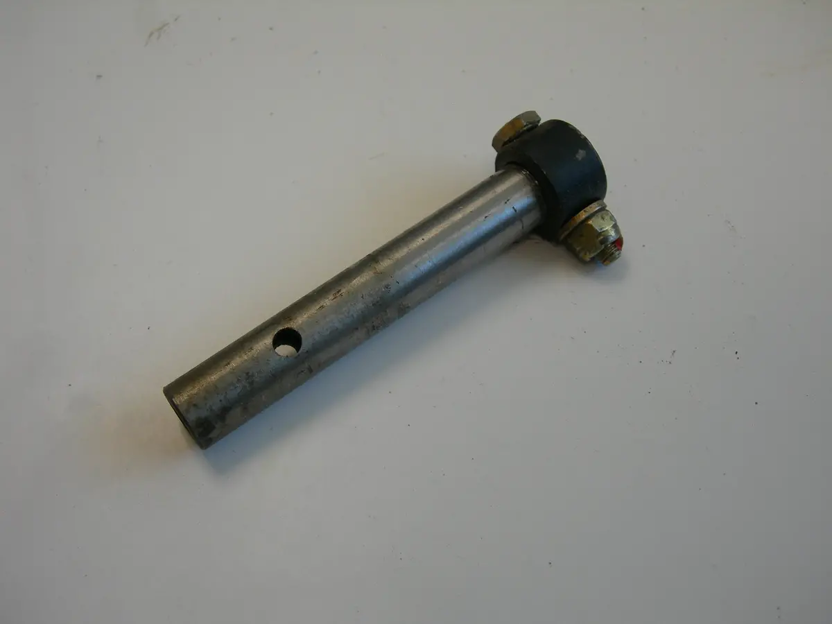 Shaft, Sprocket - Control Yoke 1