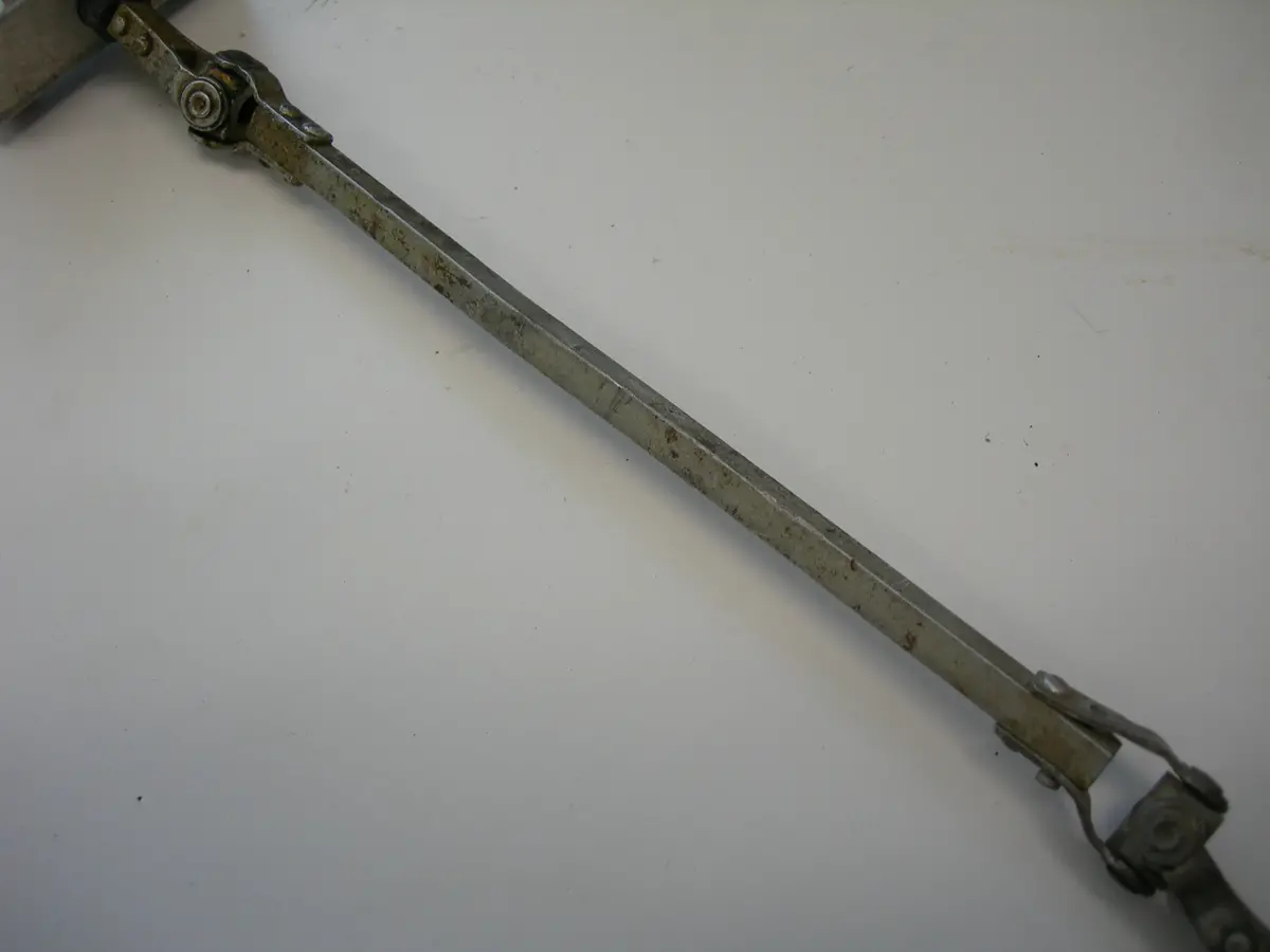 Shaft, Fuel Selector - 1/4" Square - 6 7/8" Ol 1