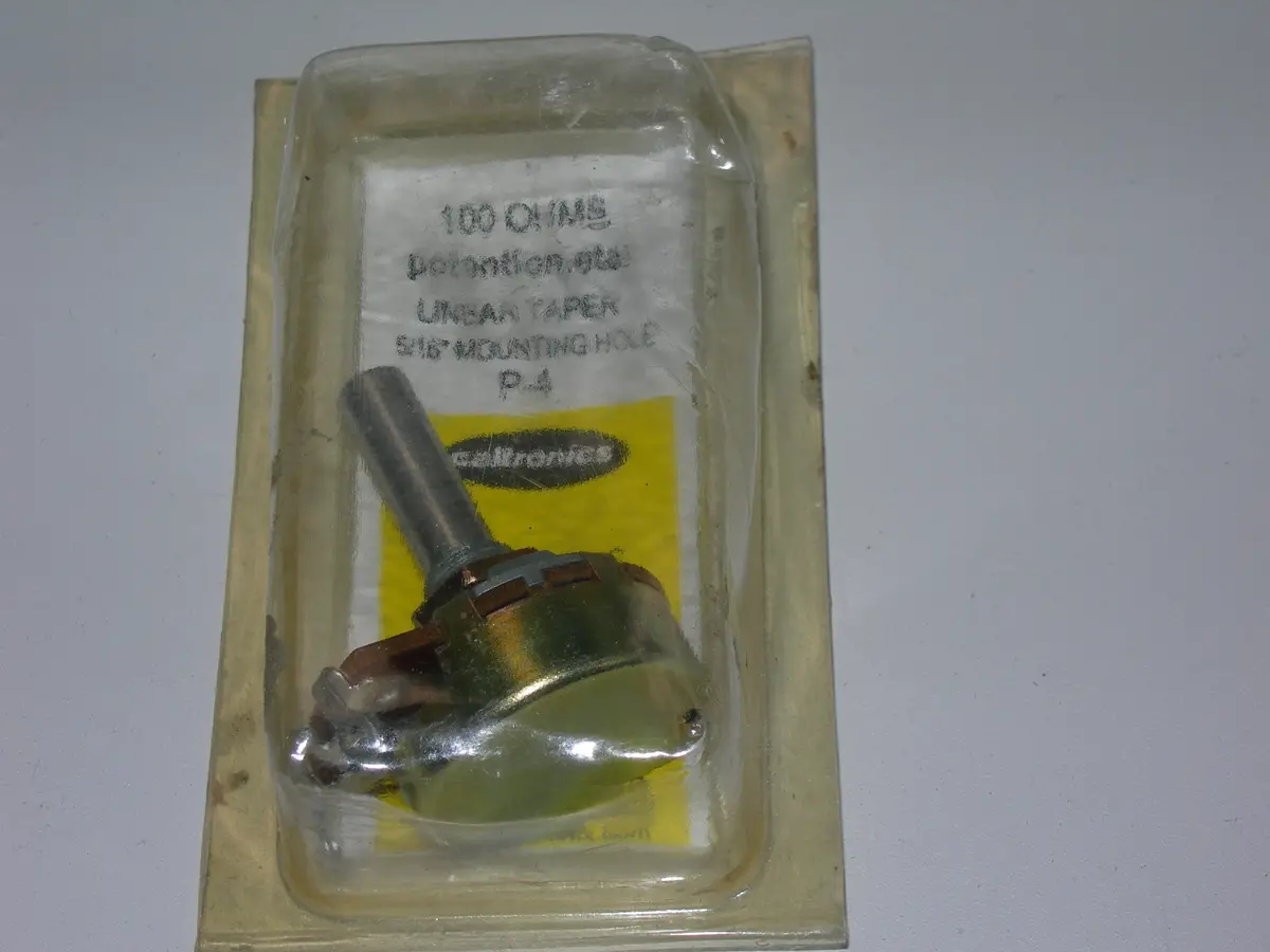Potentiometer, Linear Taper - 100 Ohms - 1 Watt - Caltronix 1