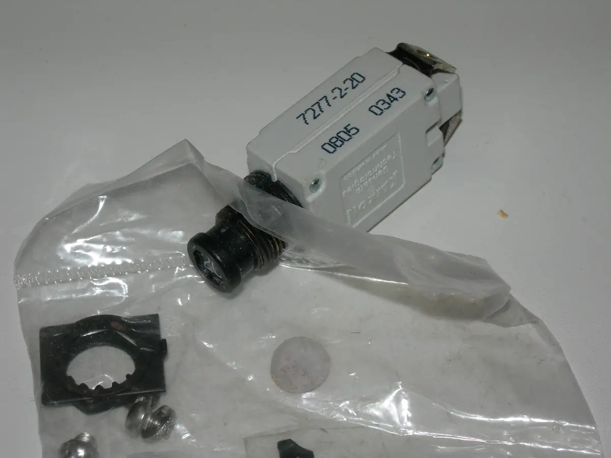 Breaker, Circuit - Push/Pull - 20 Amp - Klixon 1