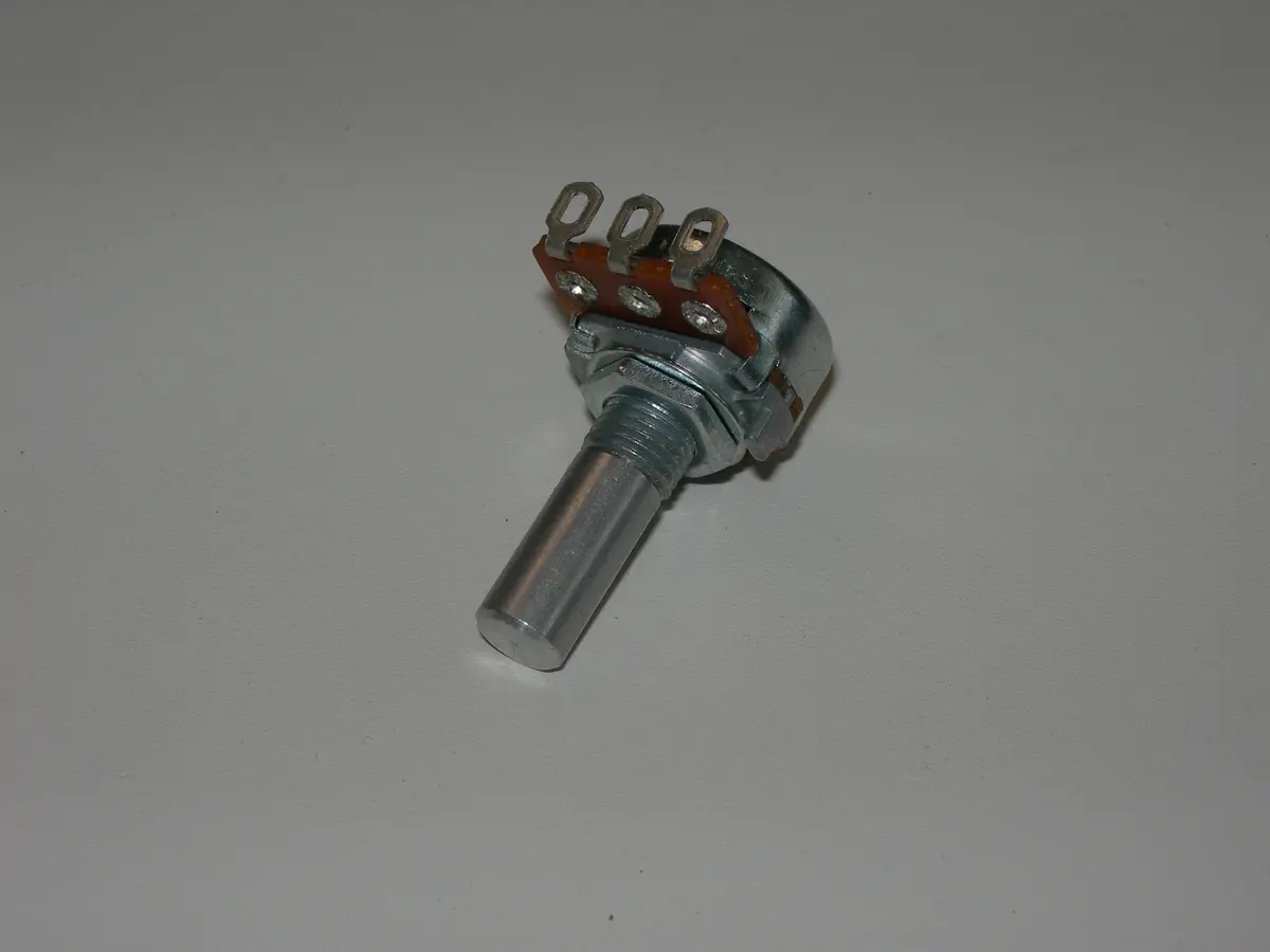 Rheostat, Variable - 1/4" Shaft - 1/2" Long - Alpha 1