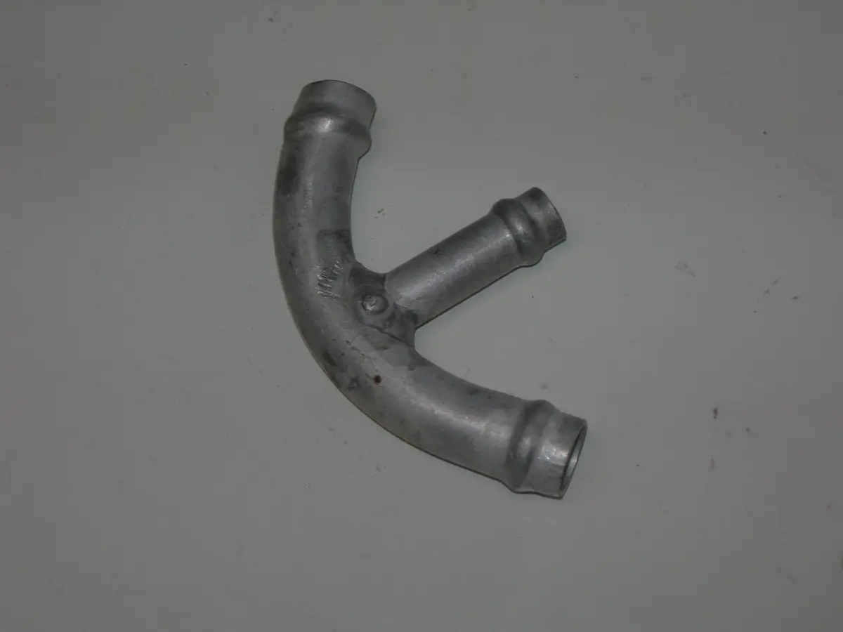 Fitting, Fuel - 80' "T" - 2 - 1/2" Od And 1 - 1/4" Od Inlet/Outlet 1