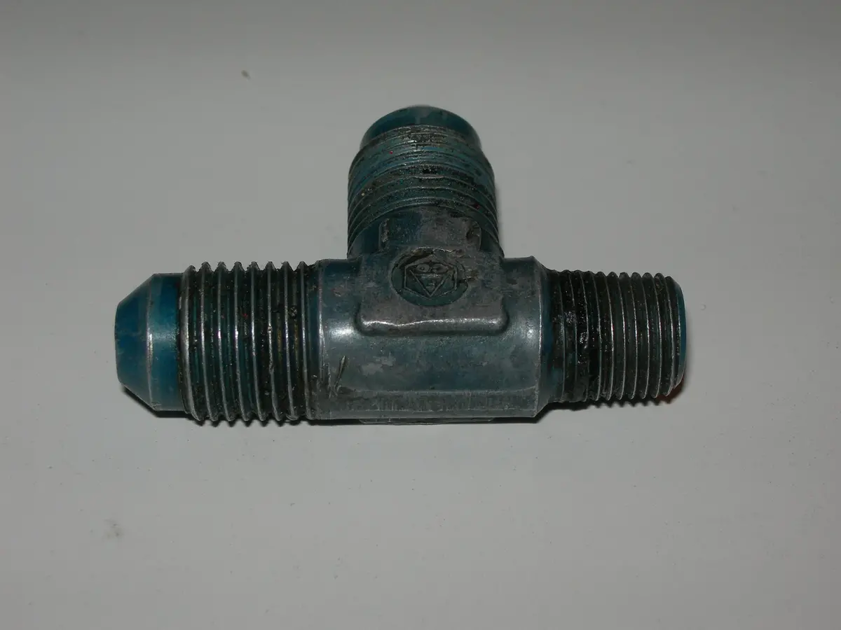 Adapter, Tee - Pipe On Run - 1/8" Npt - 1/4" Tube Od 1