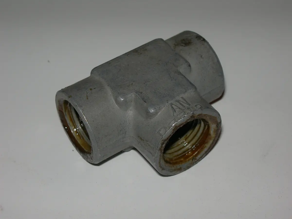 Tee, Female - Pipe/Pipe/Pipe - 1/4" Npt 1
