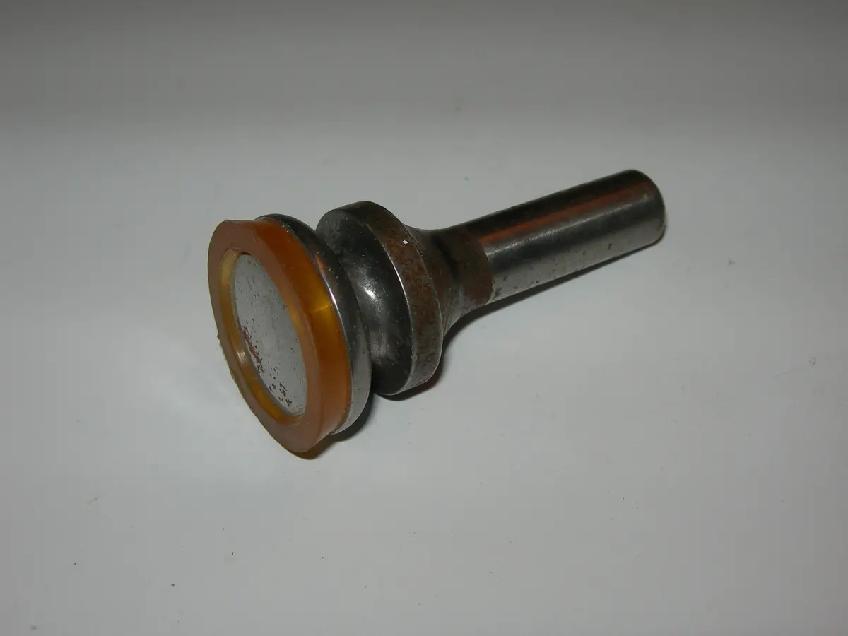 Set, Flush - Plastic Ring - 1" Face - 2 1/4" Ol - .401 Shank 1