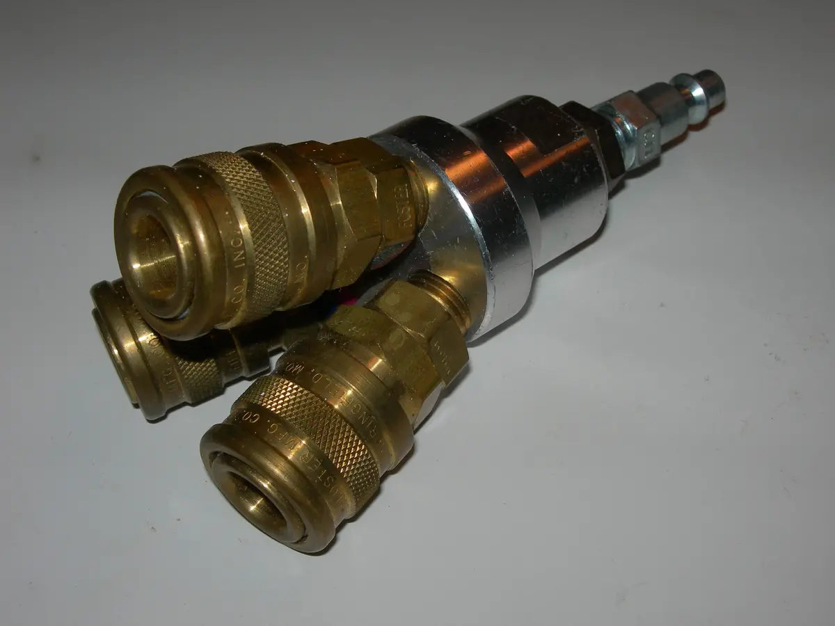 Adapter, Three Way Manifold - Pneumatic 1