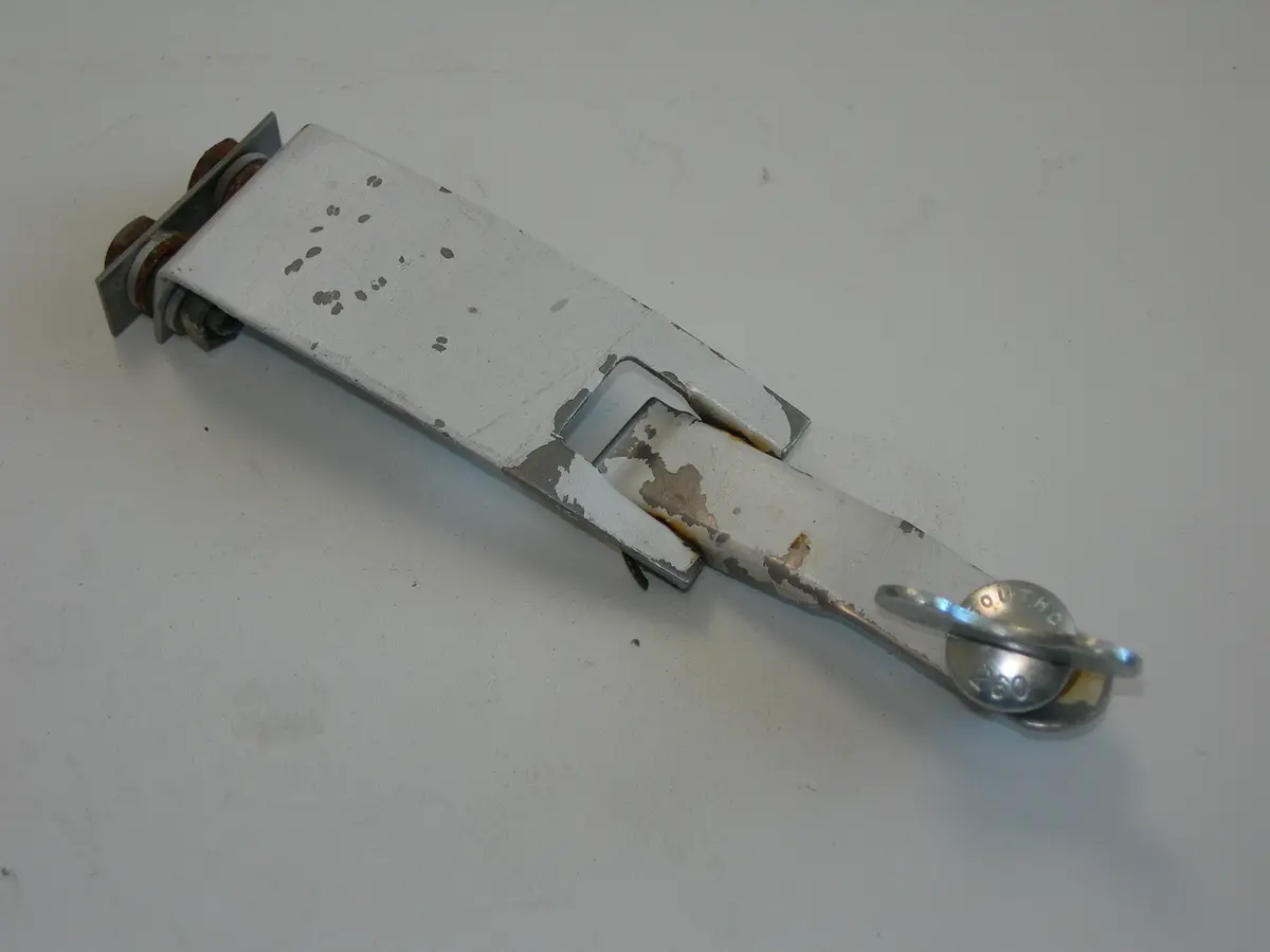 Fastener, Assembly - Top Cowl - Pa28-180 1