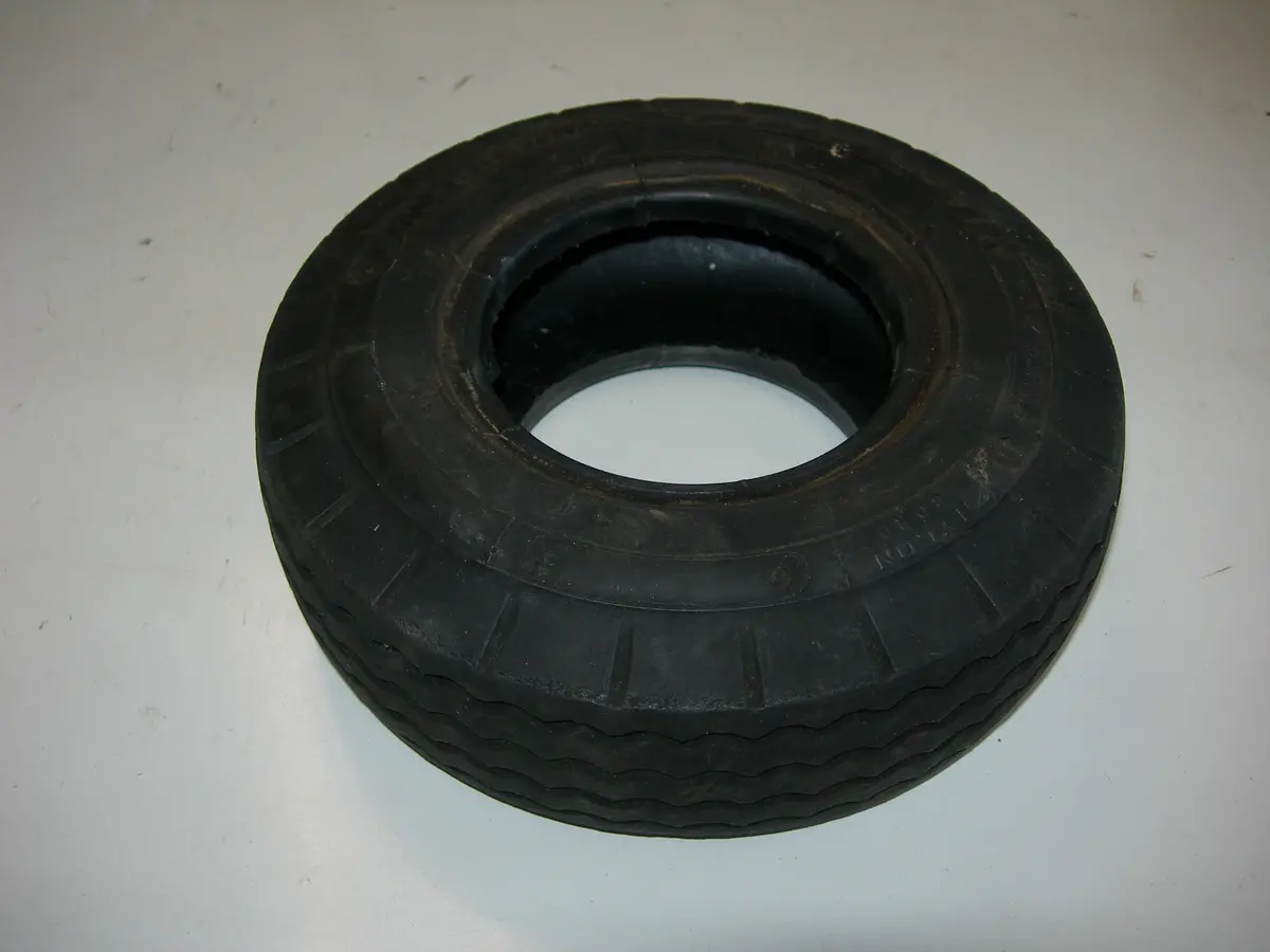 Tire, Tail Wheel - 4" Wheel - 4 Ply - Mccreary 1