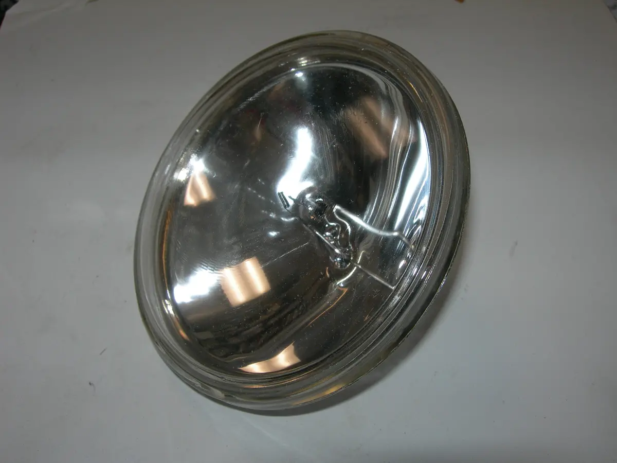 Lamp, 14V - 100W - Par 36 - Landing/Taxi - Galaxy 1