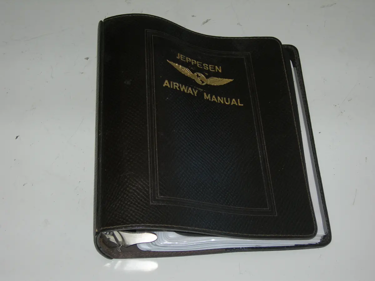 Binder, Airway Chart - 2" - Premium Leather - Jeppesen 1