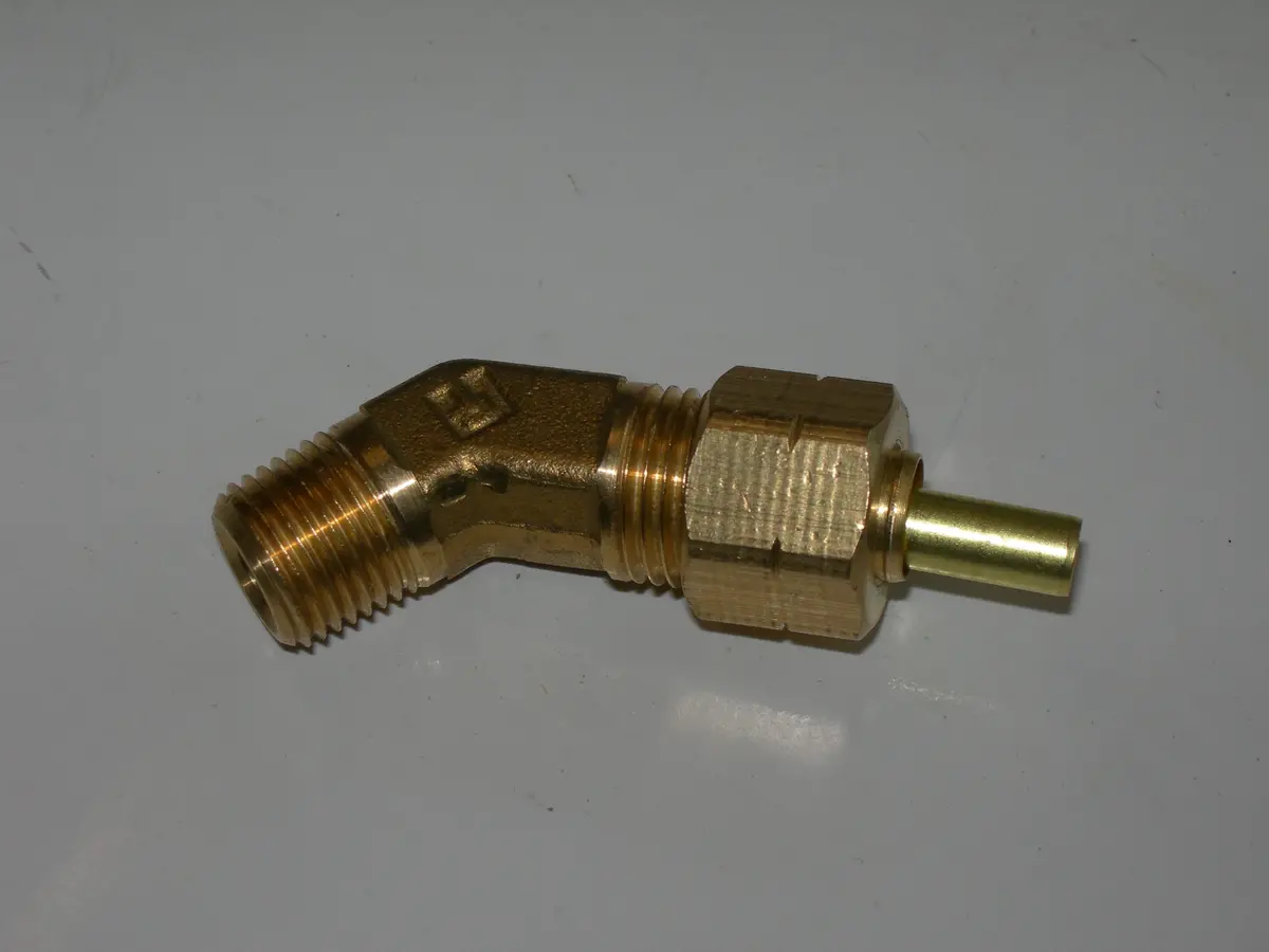 Union, Elbow - 45' - 1/8" Npt - 1/4" Od Plastic Tube - Brass 1