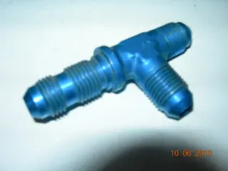 Tee, Bulkhead On Run - Flare/Flare/Flare - 3/8" Tube Od 1