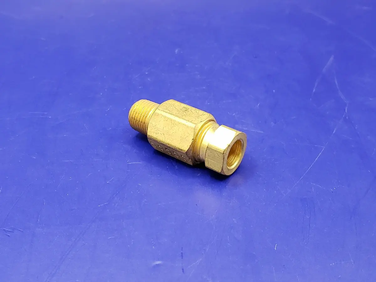86E6: Connector-Tube 1