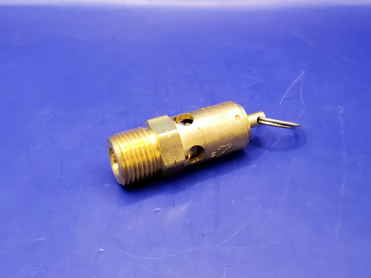 90Ar1204: Press Relief Valve G1/2; 200 Psi 1
