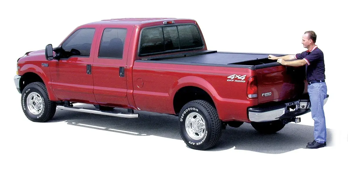 Roll-N-Lock M Series Retractable Cover For '99-'07 Ford Superduty F250 / F350 1